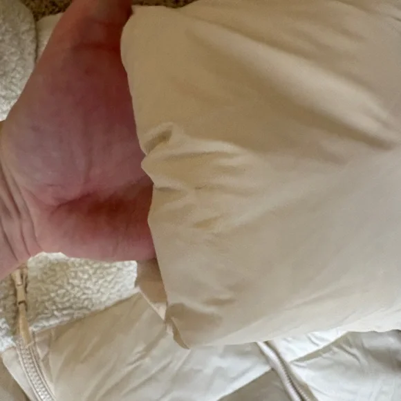 Old Navy Cream Puffer Jacket - Picture 3 of 3